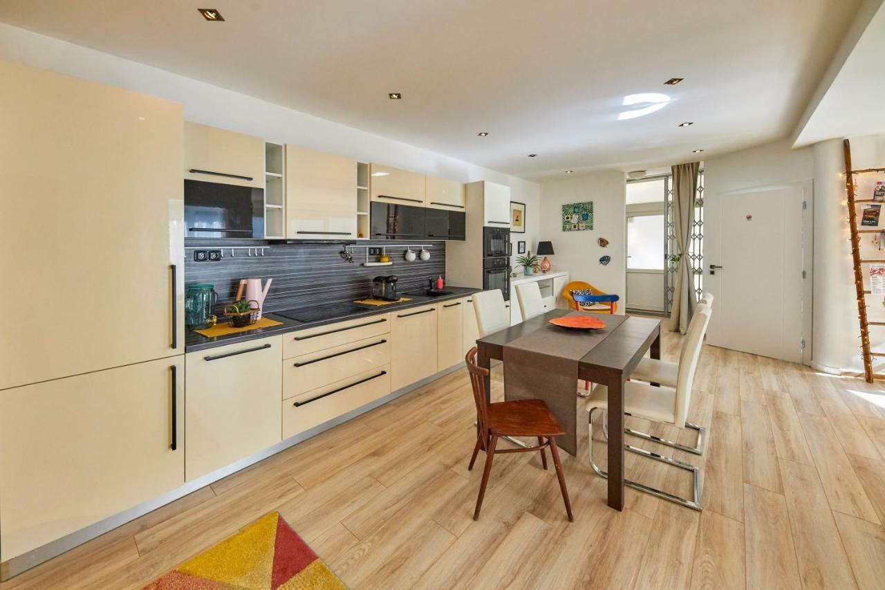 Pineapple Apartment Bratislava Eksteriør billede