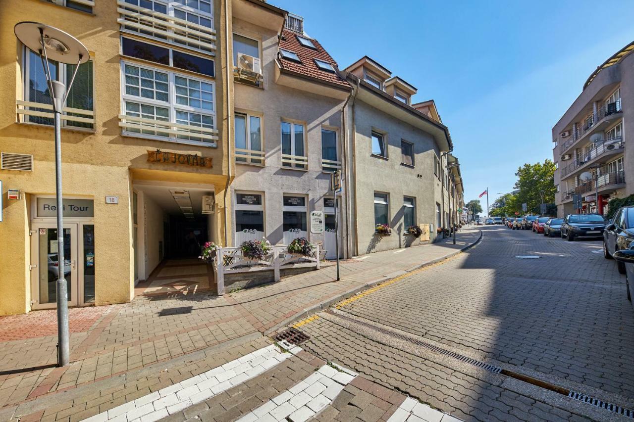 Pineapple Apartment Bratislava Eksteriør billede